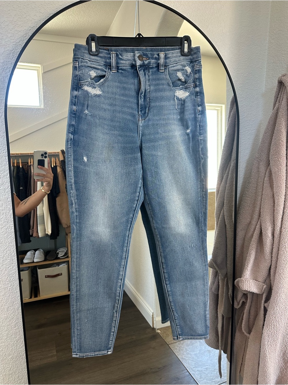 American Eagle Outfitters Light Blue Distressed Skinny Jeans
